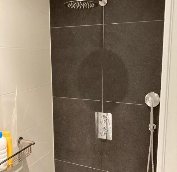 Escritório Estándar, B&b De Bievangh