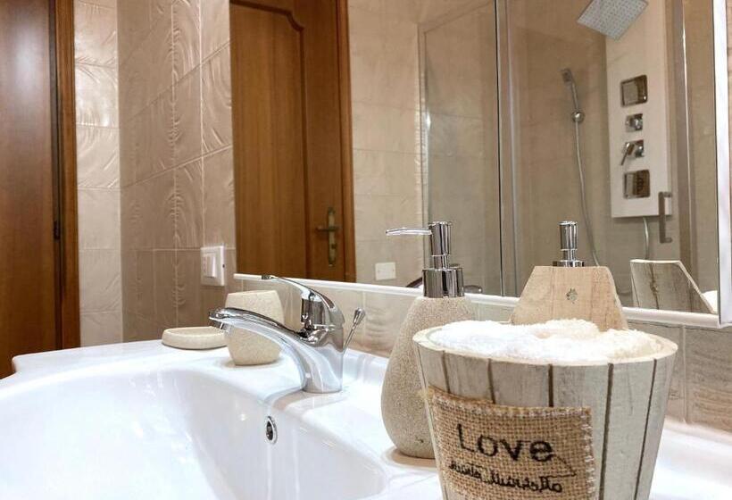 Standard room with outdoor bath, Villa Molinella