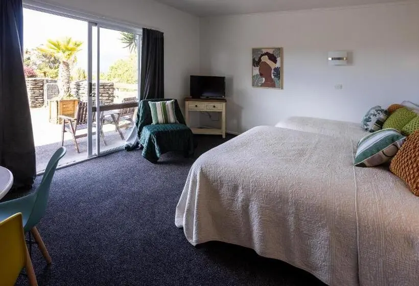 スーペリアスタジオ, Glenalmond Country Motels