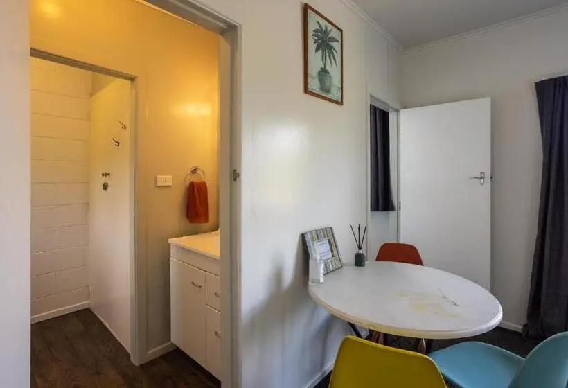 スーペリアスタジオ, Glenalmond Country Motels