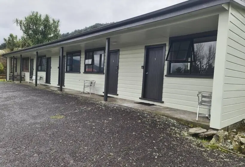 デラックススタジオ, Glenalmond Country Motels