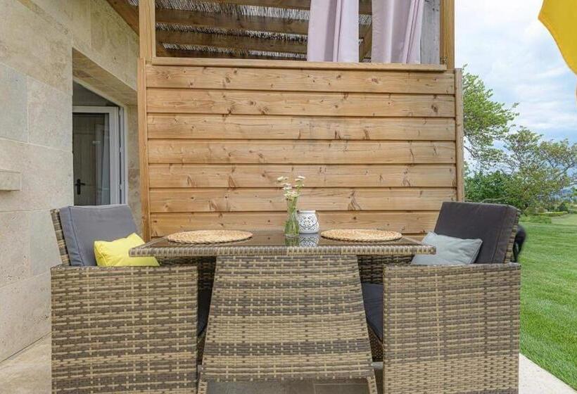 Люкс Вид на Сад, Chambres D Hôtes La Mascrabiere Bed & Spa