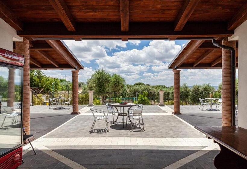 标准三人间, La Villetta Xenia