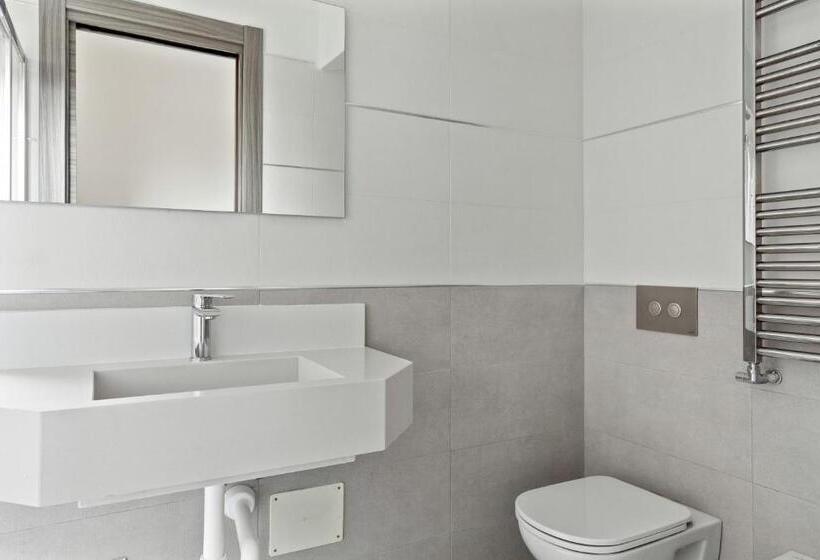 标准三人间, La Villetta Xenia