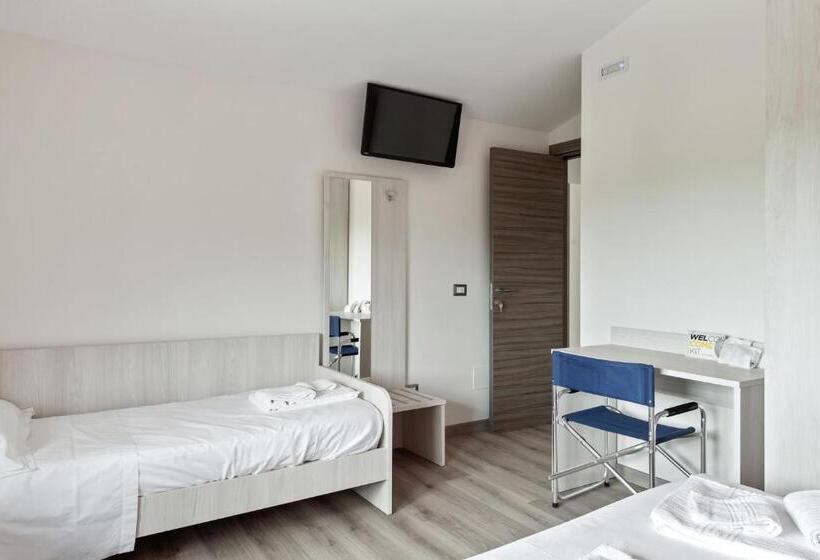 标准三人间, La Villetta Xenia