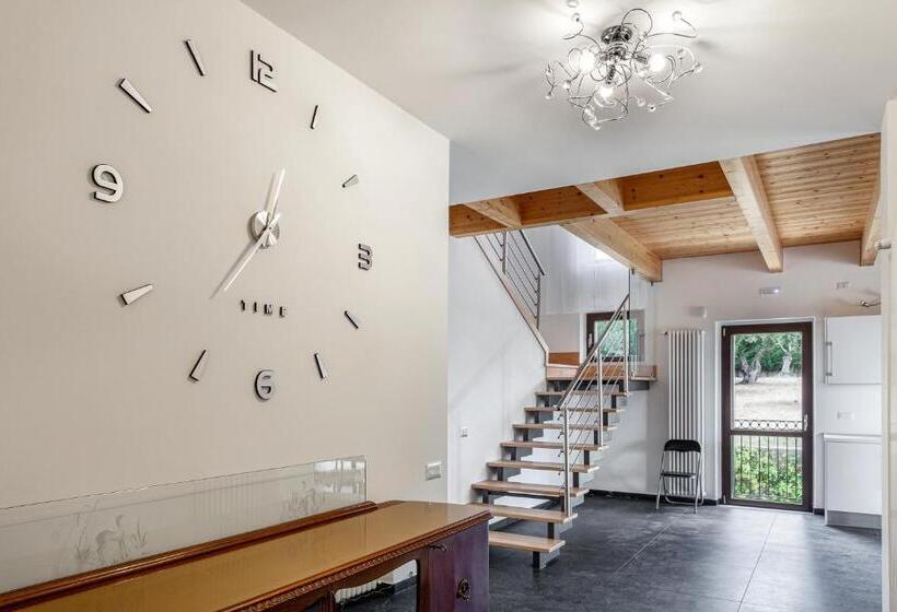 标准三人间, La Villetta Xenia