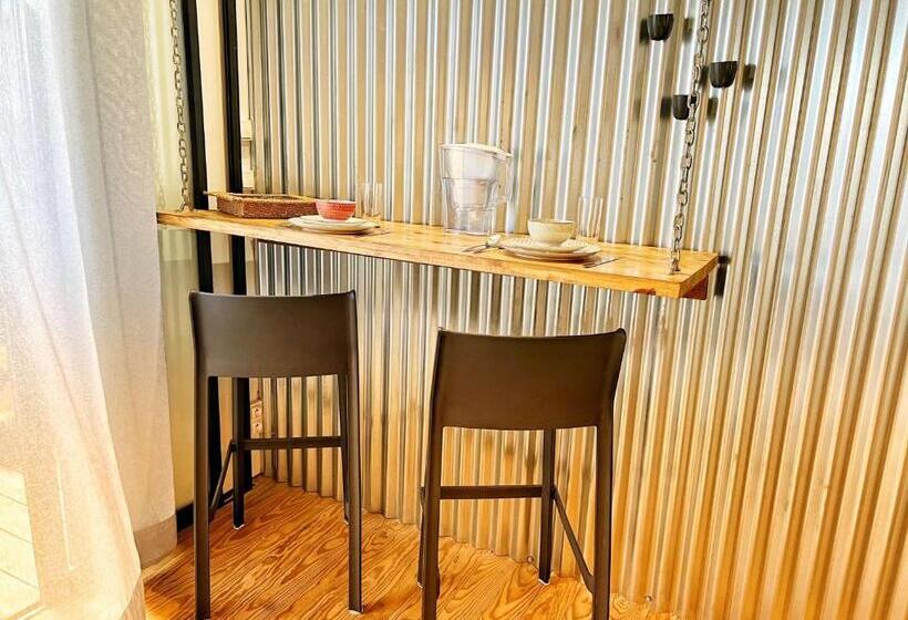 بانگلوی استاندارد, Villa Moai 974