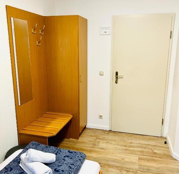 スタンダードシングルルーム, Pension Maria