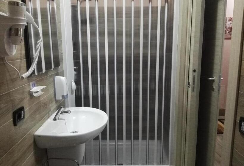 اتاق استاندارد یک نفره, Lilium