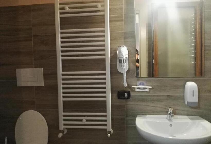 اتاق استاندارد یک نفره, Lilium