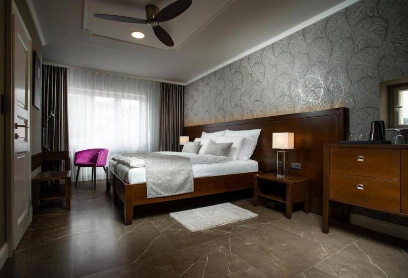 Номер Стандарт, Anna