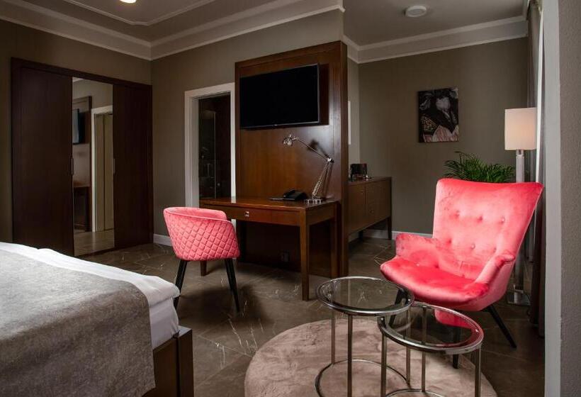 Номер Deluxe, Anna