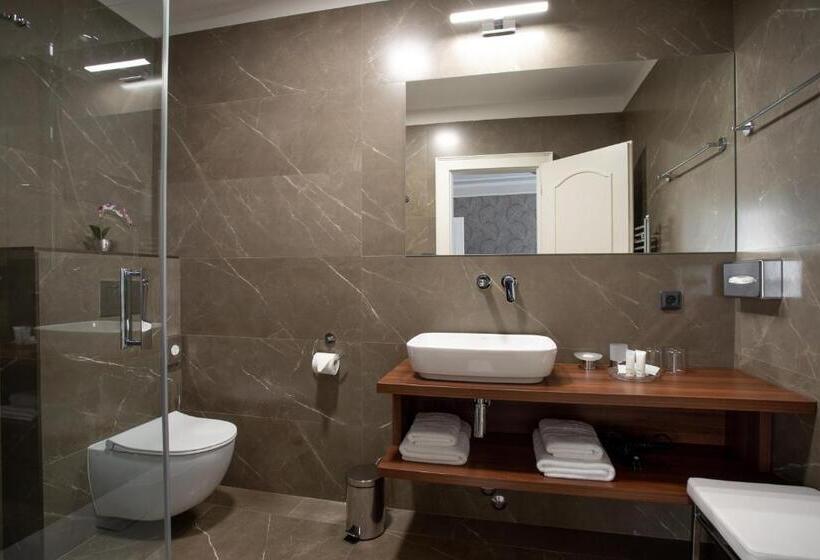 Номер Deluxe, Anna