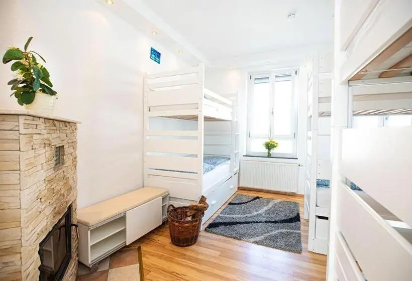تختخواب در اتاق مشترک, Hostel Wohnzimmer Essen