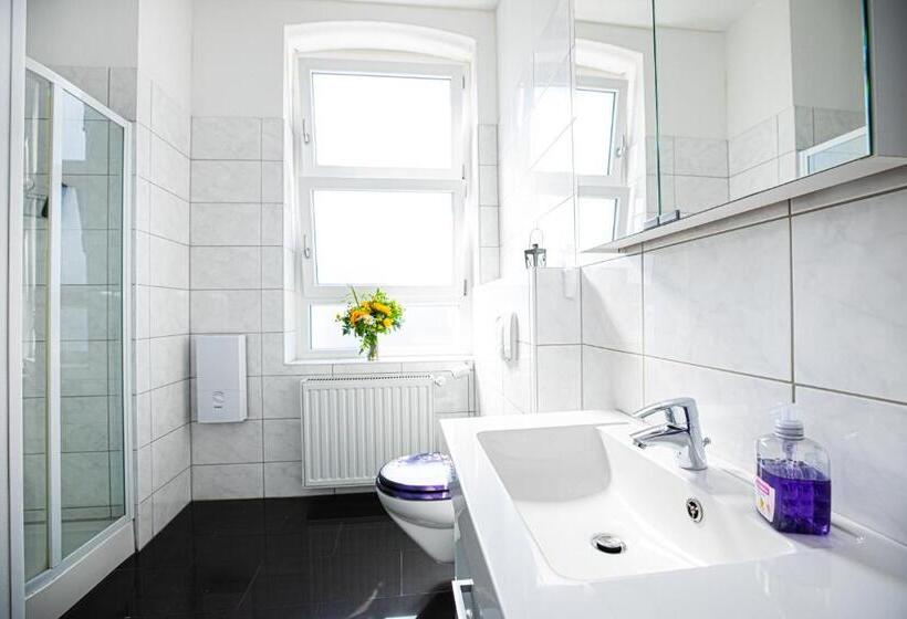 سرير فى غرفة مشتركه, Hostel Wohnzimmer Essen