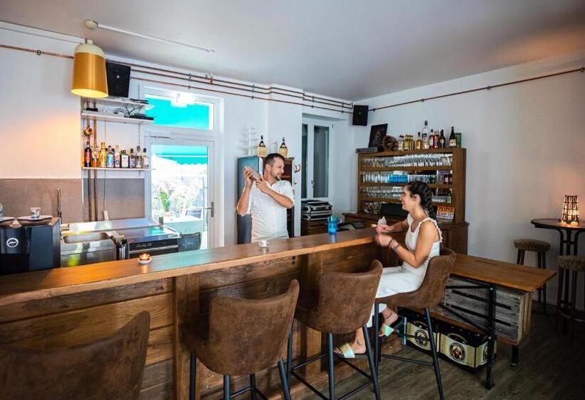 غرفة أساسية, Hostel Wohnzimmer Essen