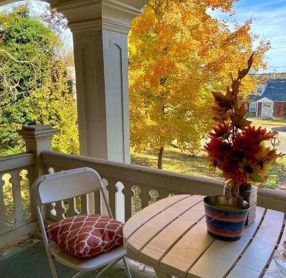 غرفة سوبيريور سرير كينج, Belmont Inn