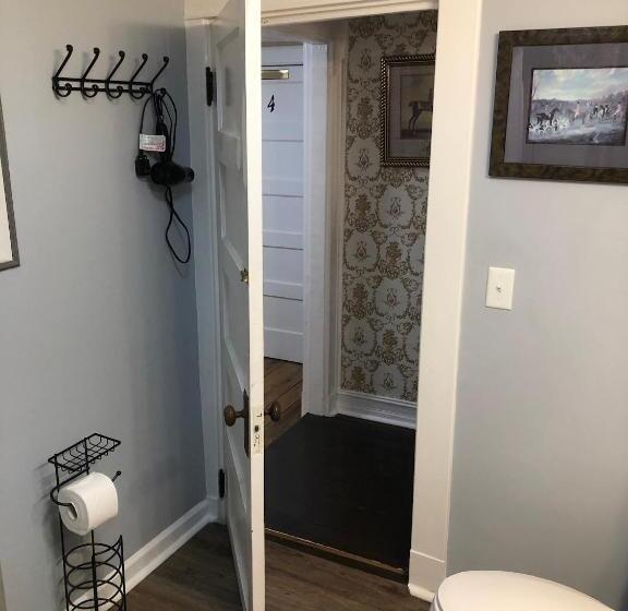 غرفة عائلية مطلّة علي الحديقة, Belmont Inn