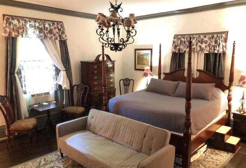 إستديو عائلى, Belmont Inn