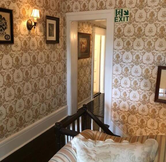 غرفة عائلية مطلّة علي الحديقة, Belmont Inn