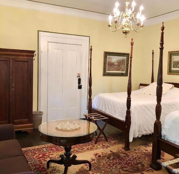 Quarto Familiar Vista Jardim, Belmont Inn
