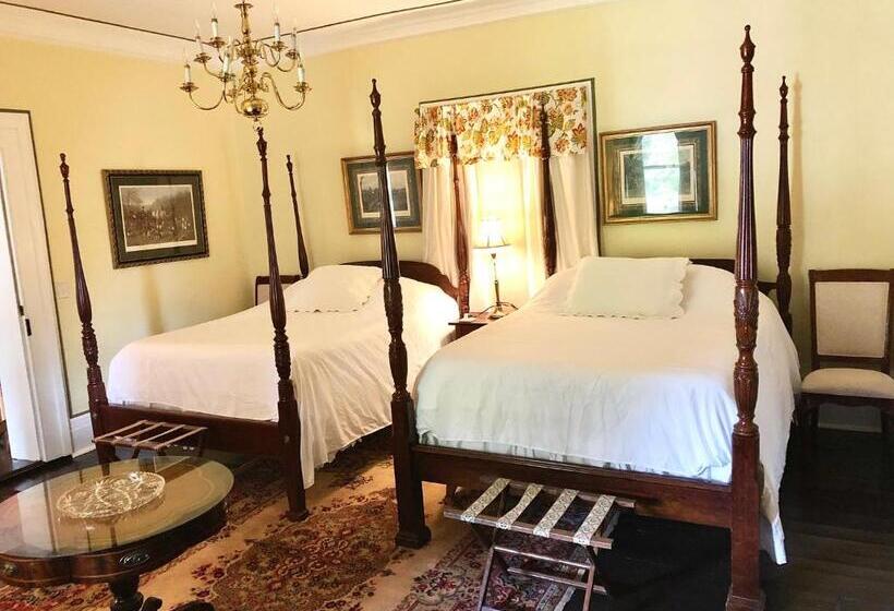 Quarto Familiar Vista Jardim, Belmont Inn