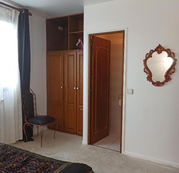 غرفة قياسية مزوَّدة بتراس, La Campagne Dans La Ville , Maison D Hôtes