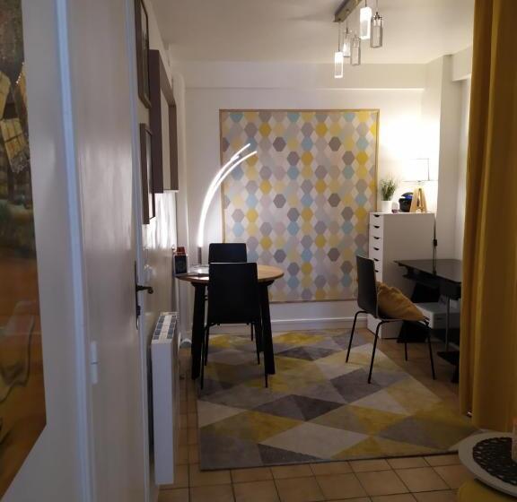 غرفة قياسية مزوَّدة بتراس, La Campagne Dans La Ville , Maison D Hôtes