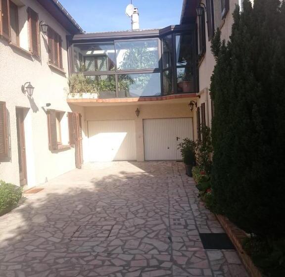 منزل 3 غرف نوم, La Campagne Dans La Ville , Maison D Hôtes