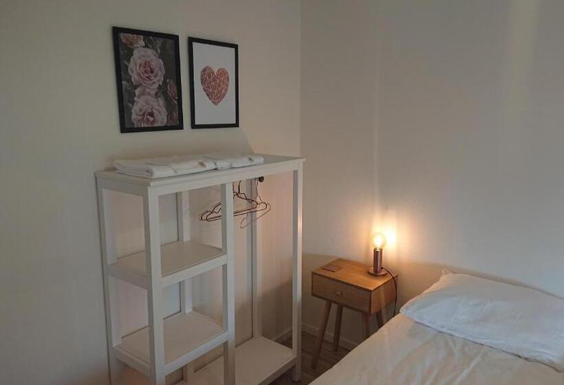 스탠다드 스튜디오, De Welvaart   Logement