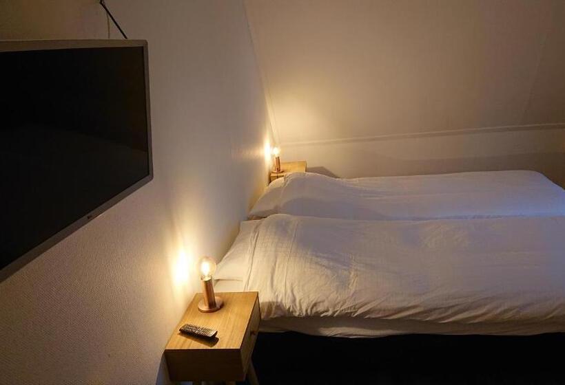 스탠다드 스튜디오, De Welvaart   Logement