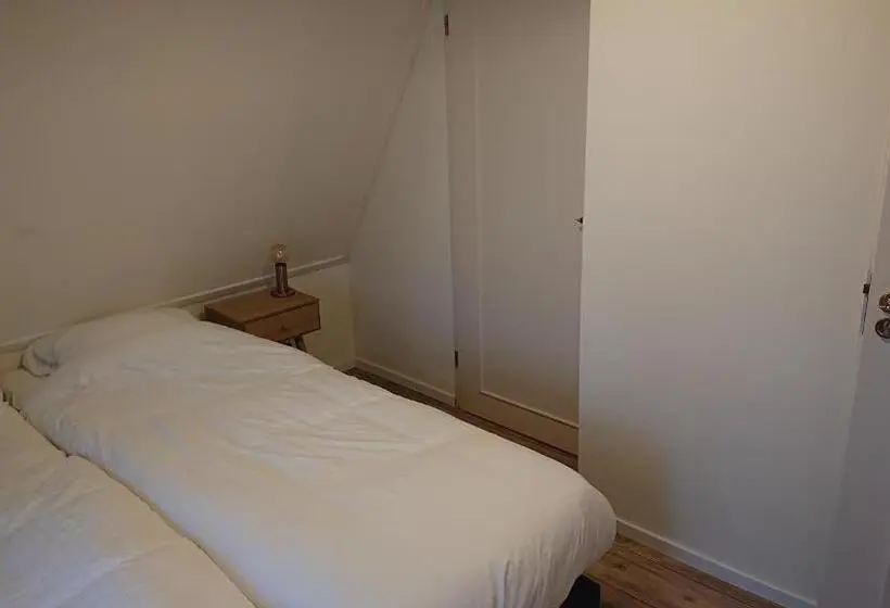 Huoneisto 1 Makuuhuone, De Welvaart   Logement