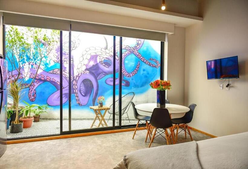 اتاق لوکس با بالکن, Casa Melgar