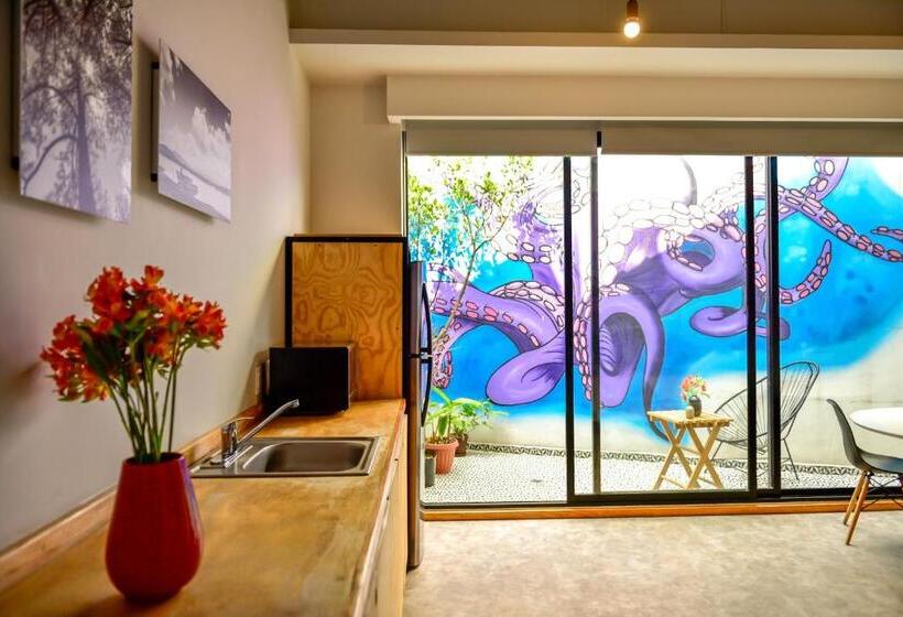 اتاق لوکس با بالکن, Casa Melgar