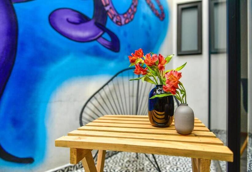 اتاق لوکس با بالکن, Casa Melgar