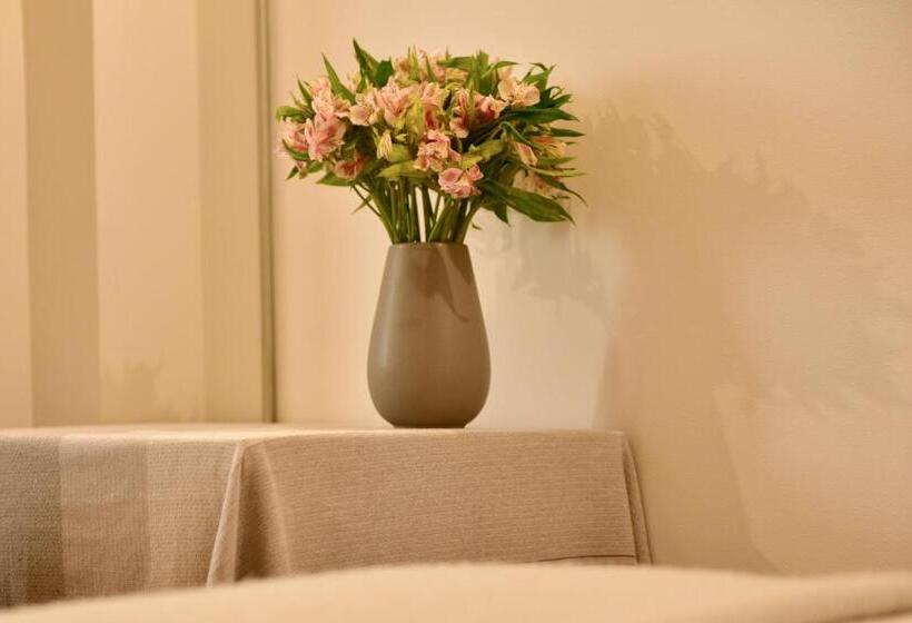 اتاق لوکس, Casa Melgar