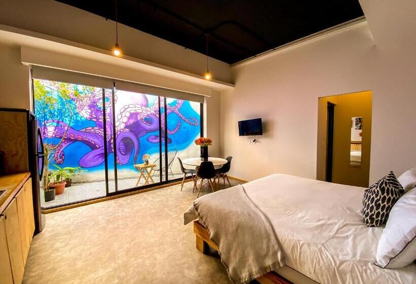 اتاق لوکس با بالکن, Casa Melgar