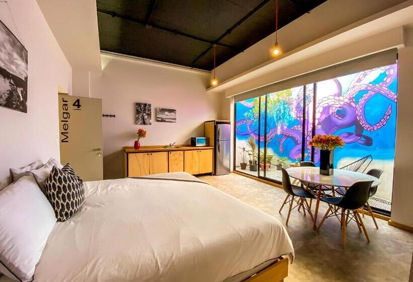 اتاق لوکس با بالکن, Casa Melgar