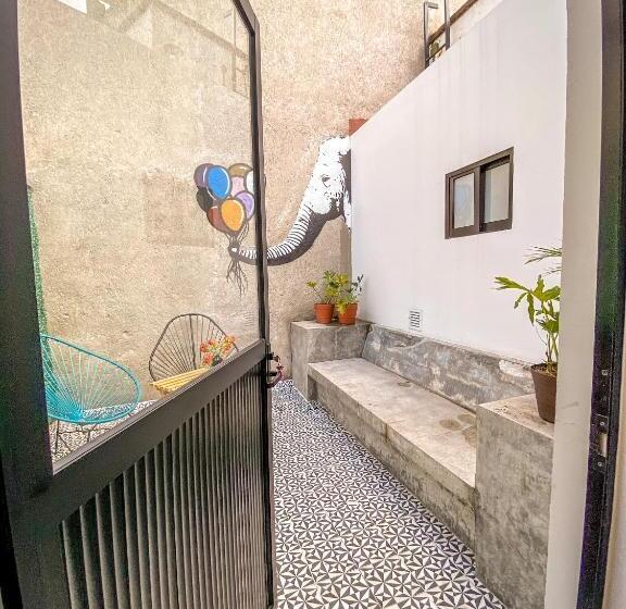 اتاق خانوادگی, Casa Melgar