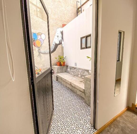 اتاق خانوادگی, Casa Melgar