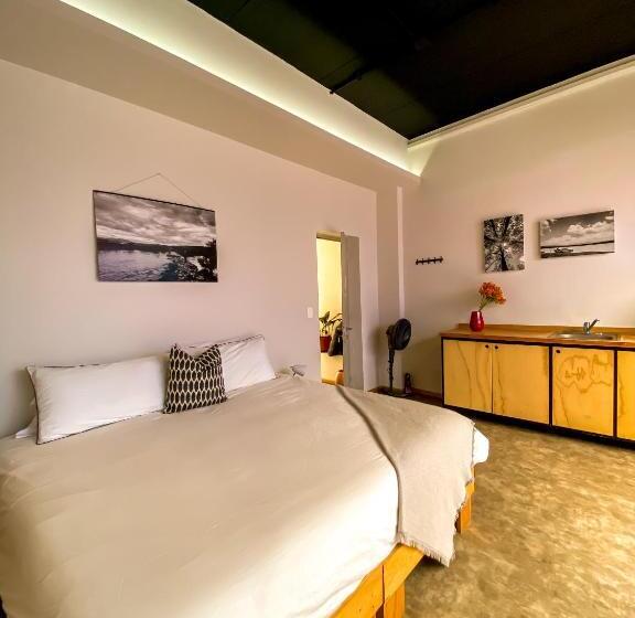 اتاق لوکس با بالکن, Casa Melgar