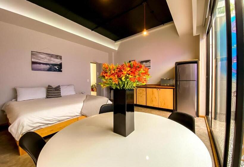 اتاق لوکس با بالکن, Casa Melgar