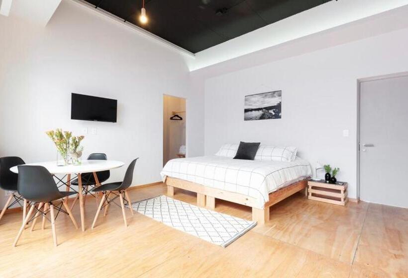 اتاق لوکس با بالکن, Casa Melgar