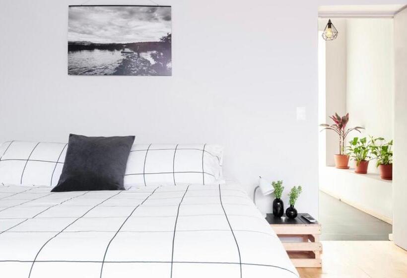 اتاق لوکس با بالکن, Casa Melgar