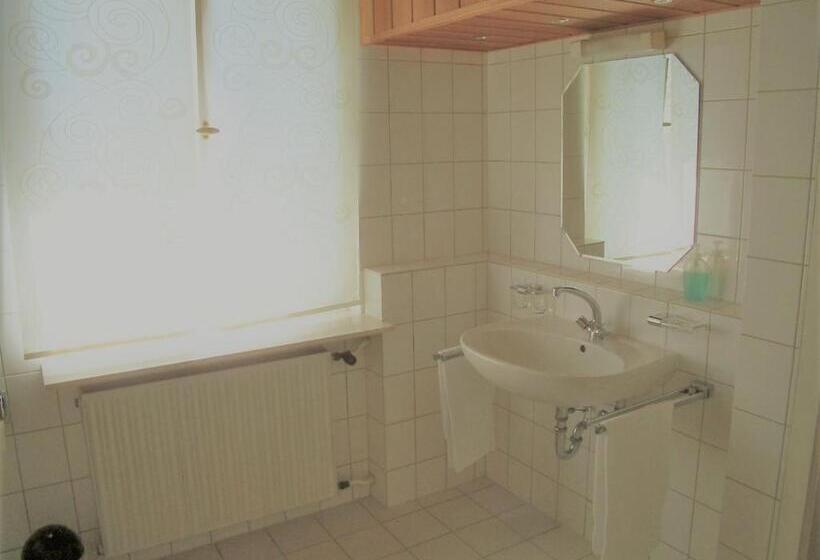 Göl Manzaralı Standart Oda, Haus Am Trielberg