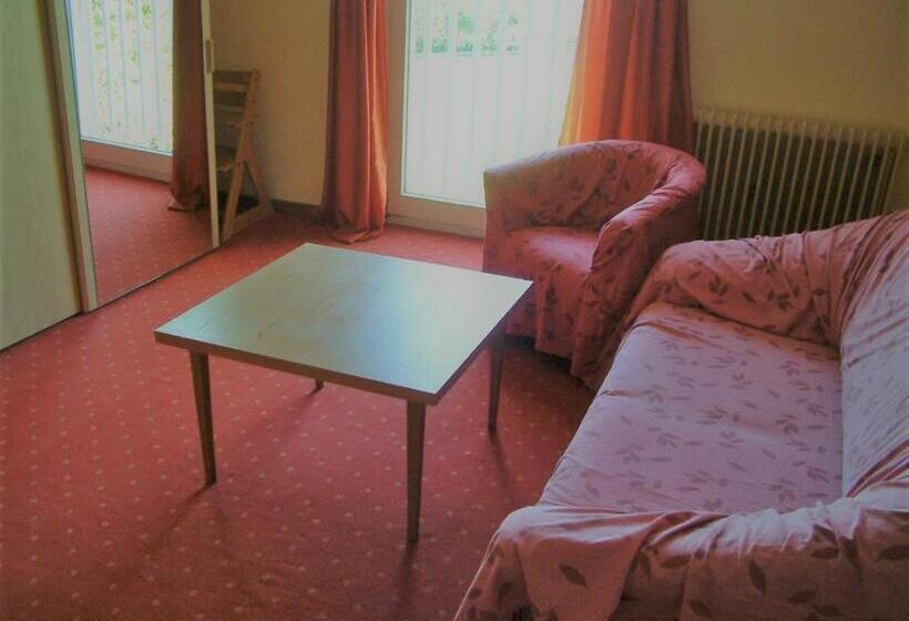 Aile Odası, Haus Am Trielberg