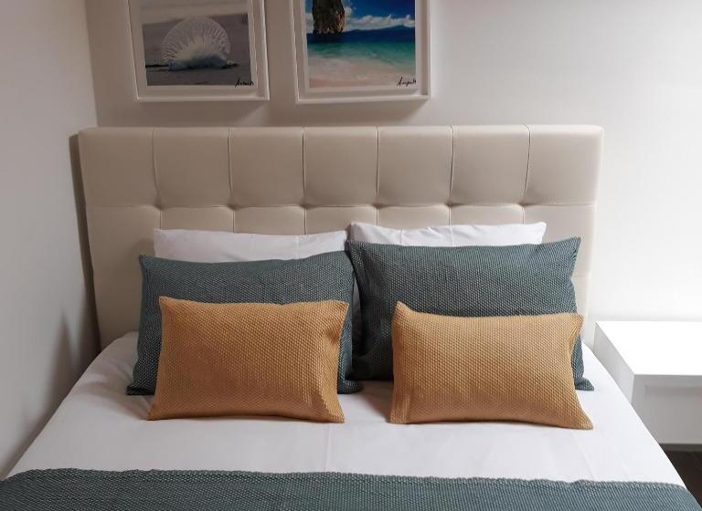 جناح سرير كينج, O Palacete