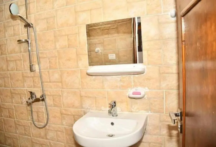 Economy Triple Room, Om Abdallah