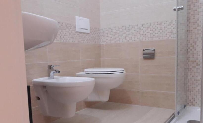 اتاق استاندارد یک نفره, Patty S Guesthouse