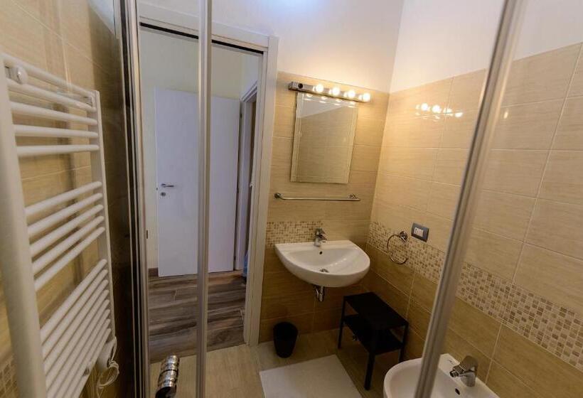اتاق استاندارد یک نفره, Patty S Guesthouse